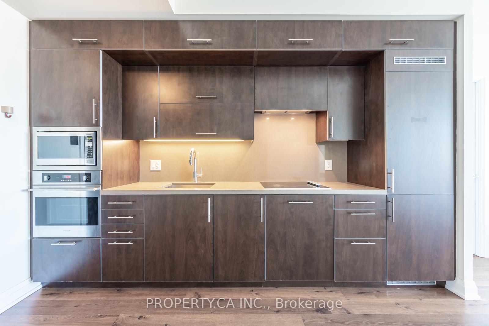 5 Sheppard Avenue E 3422, Toronto Unit: 3422