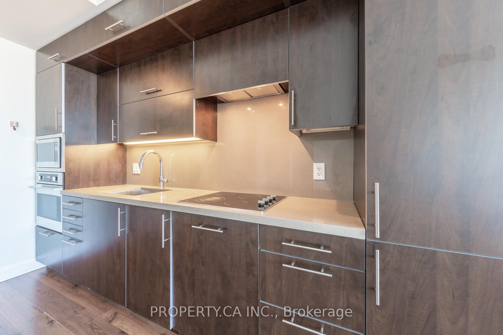 5 Sheppard Avenue E 3422, Toronto Unit: 3422