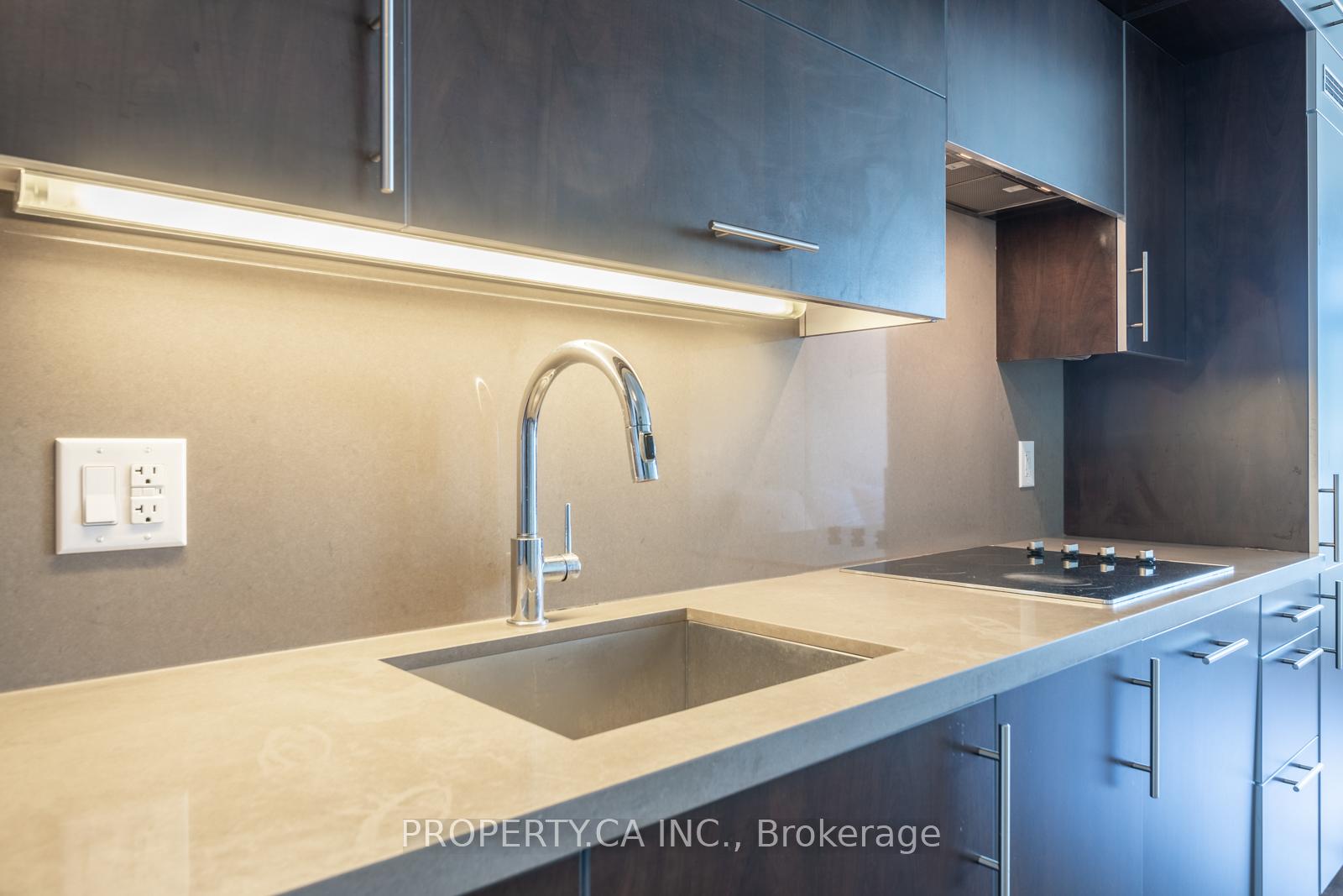 5 Sheppard Avenue E 3422, Toronto Unit: 3422