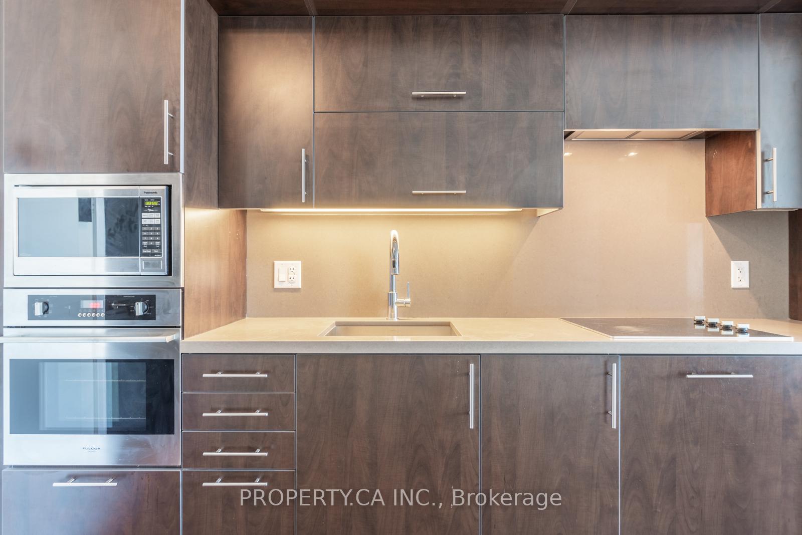 5 Sheppard Avenue E 3422, Toronto Unit: 3422