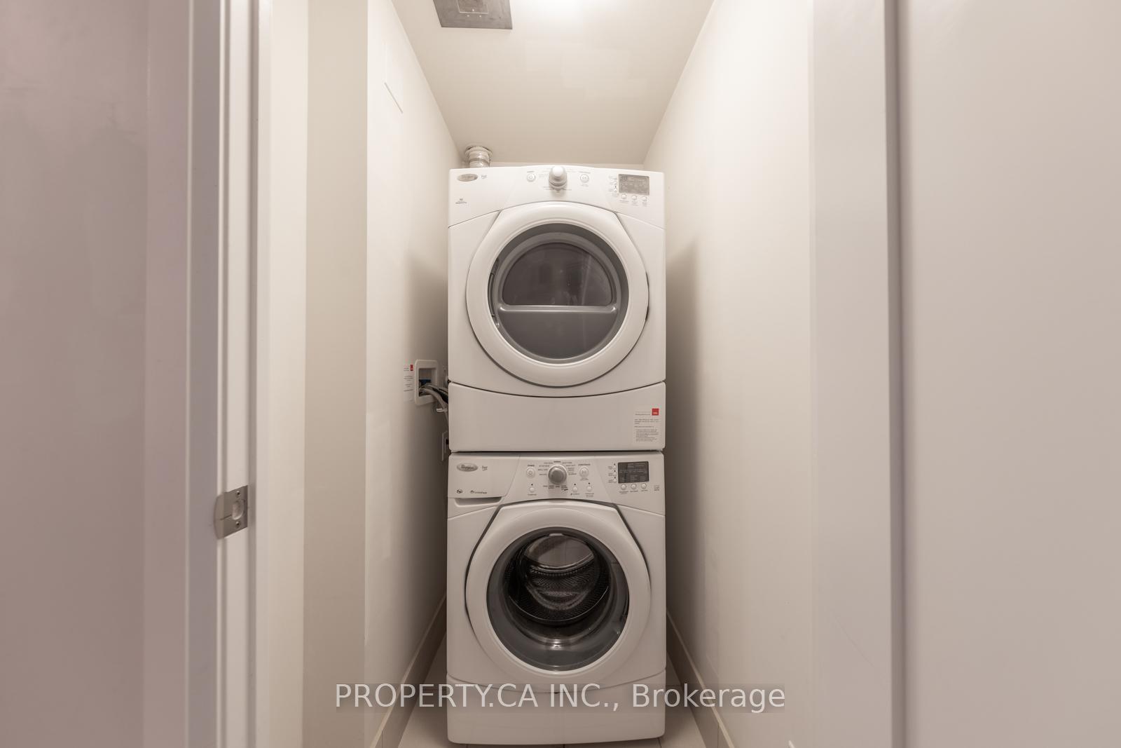5 Sheppard Avenue E 3422, Toronto Unit: 3422