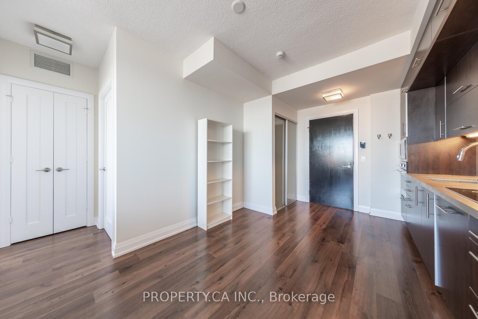 5 Sheppard Avenue E 3422, Toronto Unit: 3422