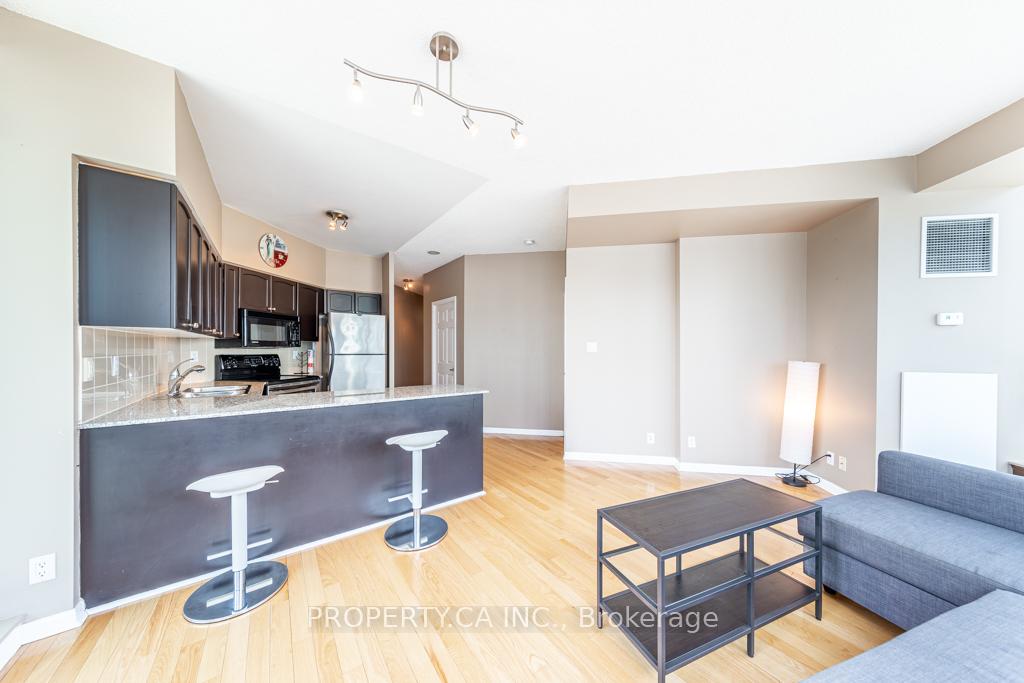 228 Queens Quay W 1602, Toronto Unit: 1602