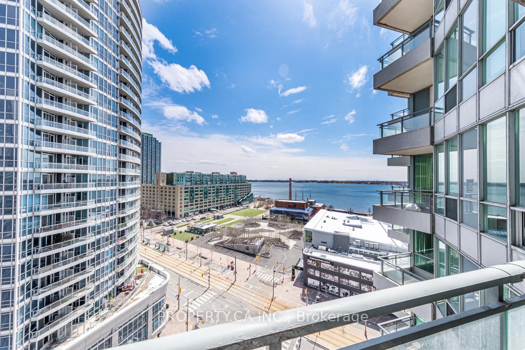 228 Queens Quay W 1602, Toronto Unit: 1602