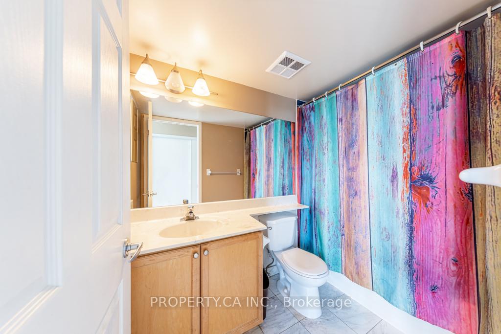 228 Queens Quay W 1602, Toronto Unit: 1602