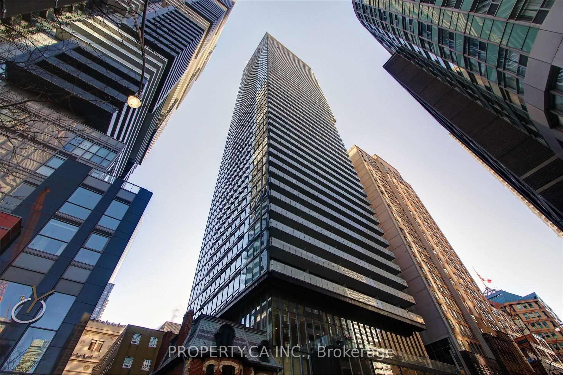 15 Grenville Street 4704, Toronto Unit: 4704