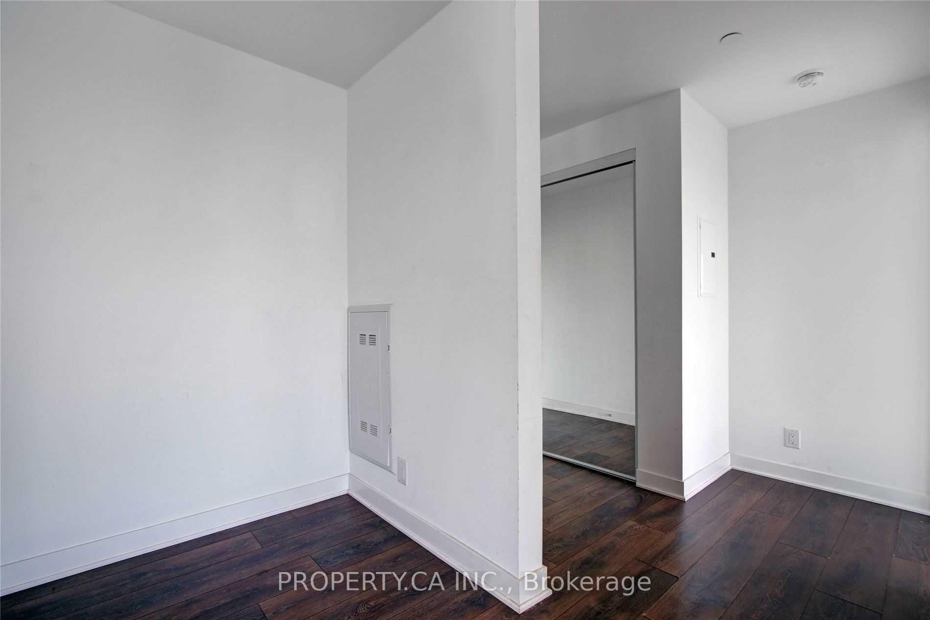 15 Grenville Street 4704, Toronto Unit: 4704