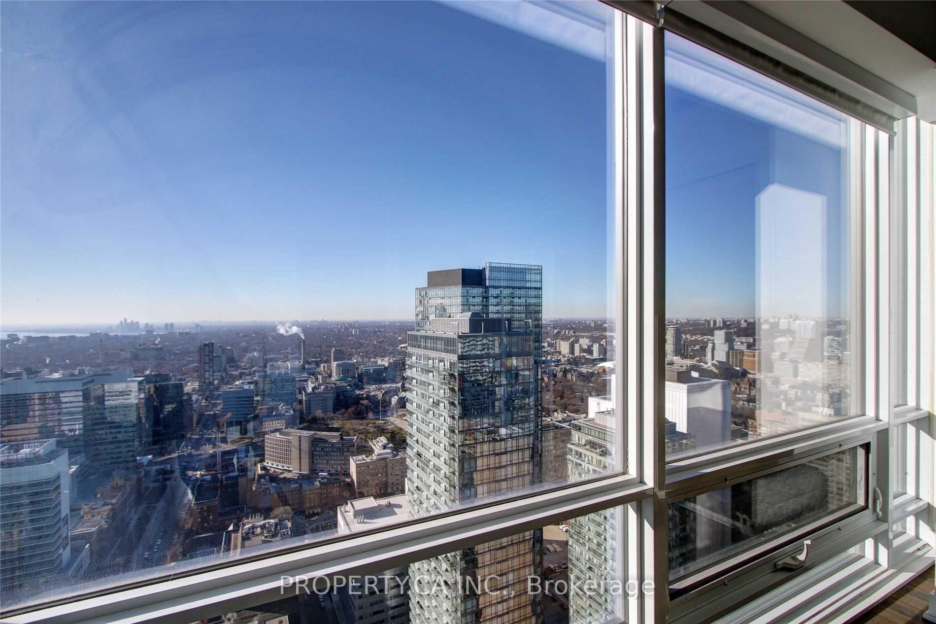 15 Grenville Street 4704, Toronto Unit: 4704