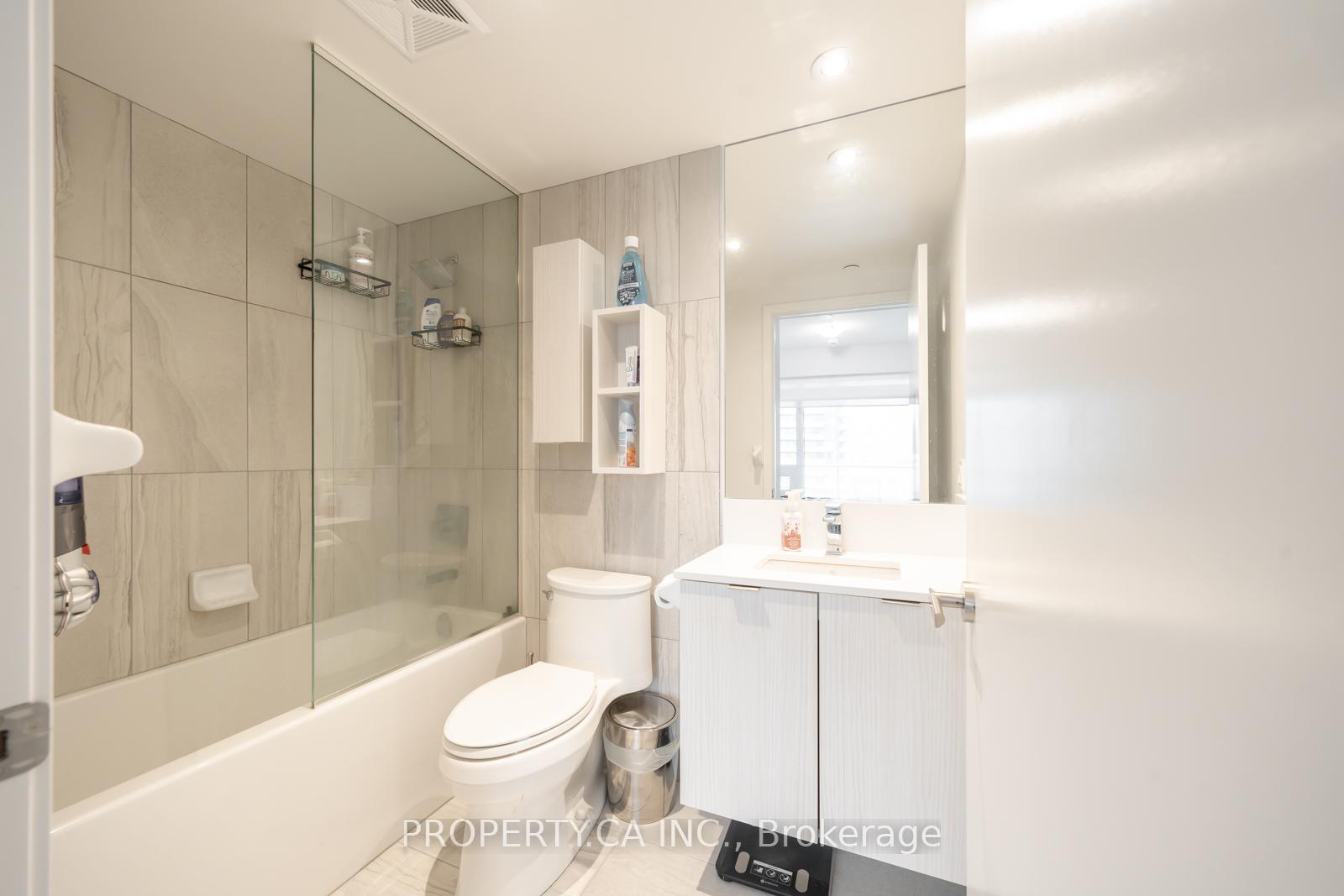 195 Redpath Avenue 3505, Toronto Unit: 3505