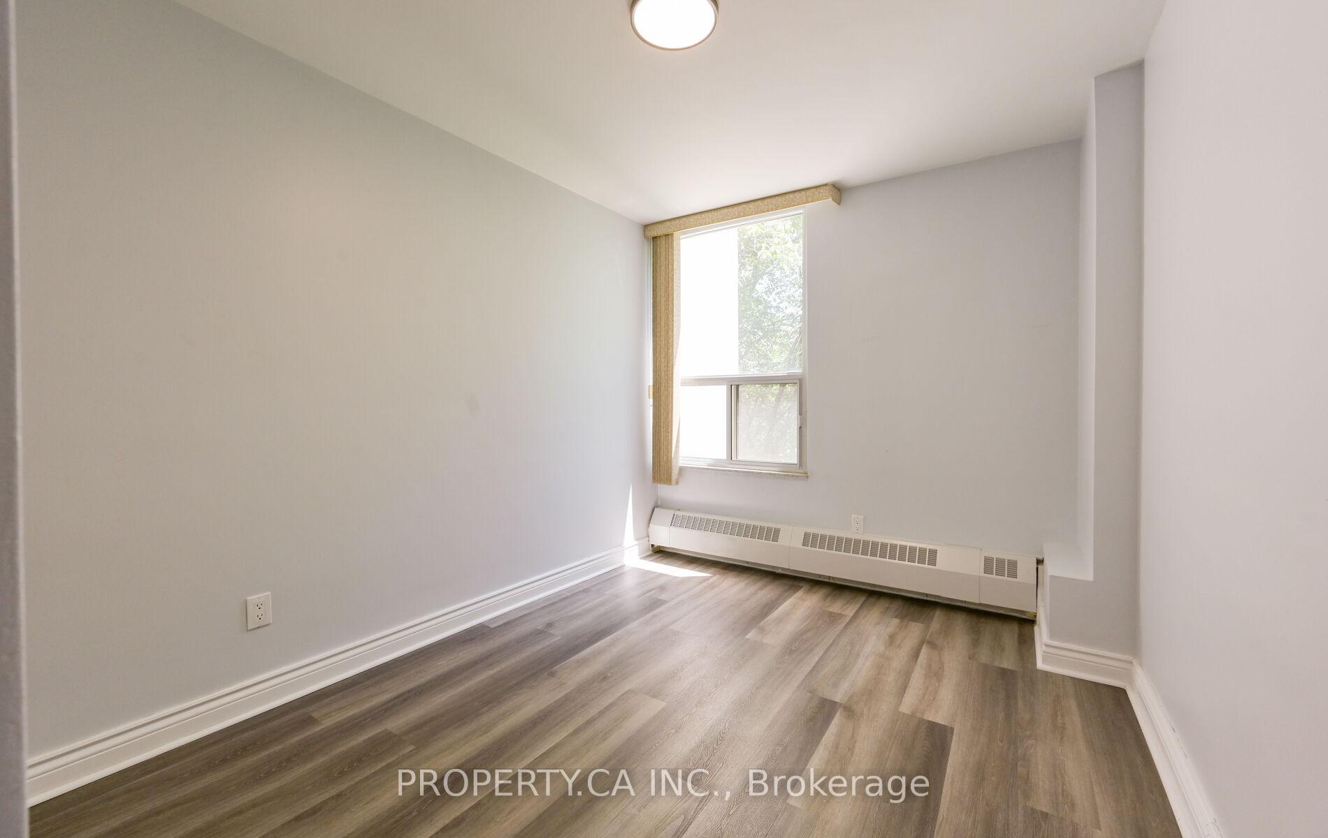 60 Pavane Linkway N/A 207, Toronto Unit: 207