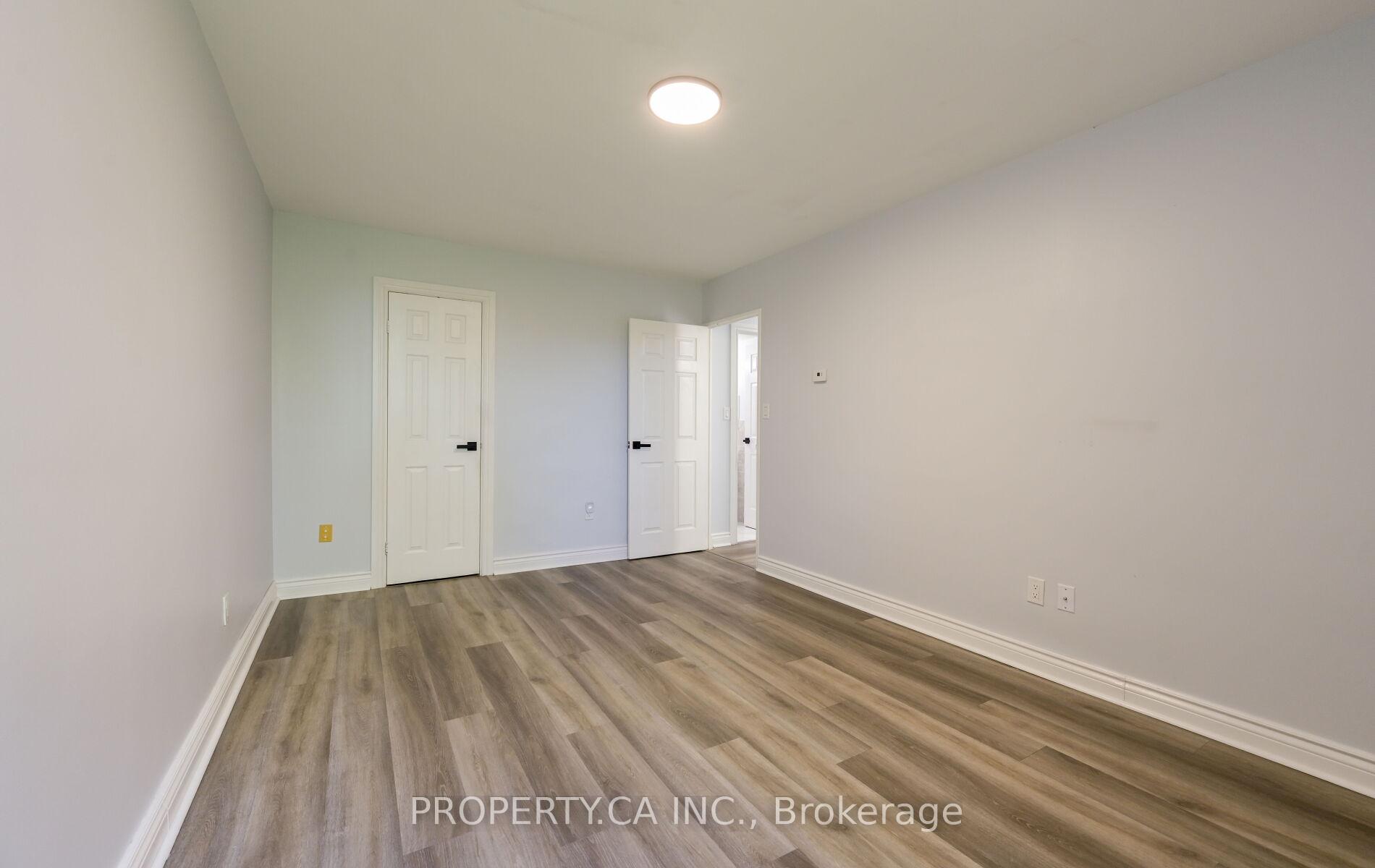 60 Pavane Linkway N/A 207, Toronto Unit: 207