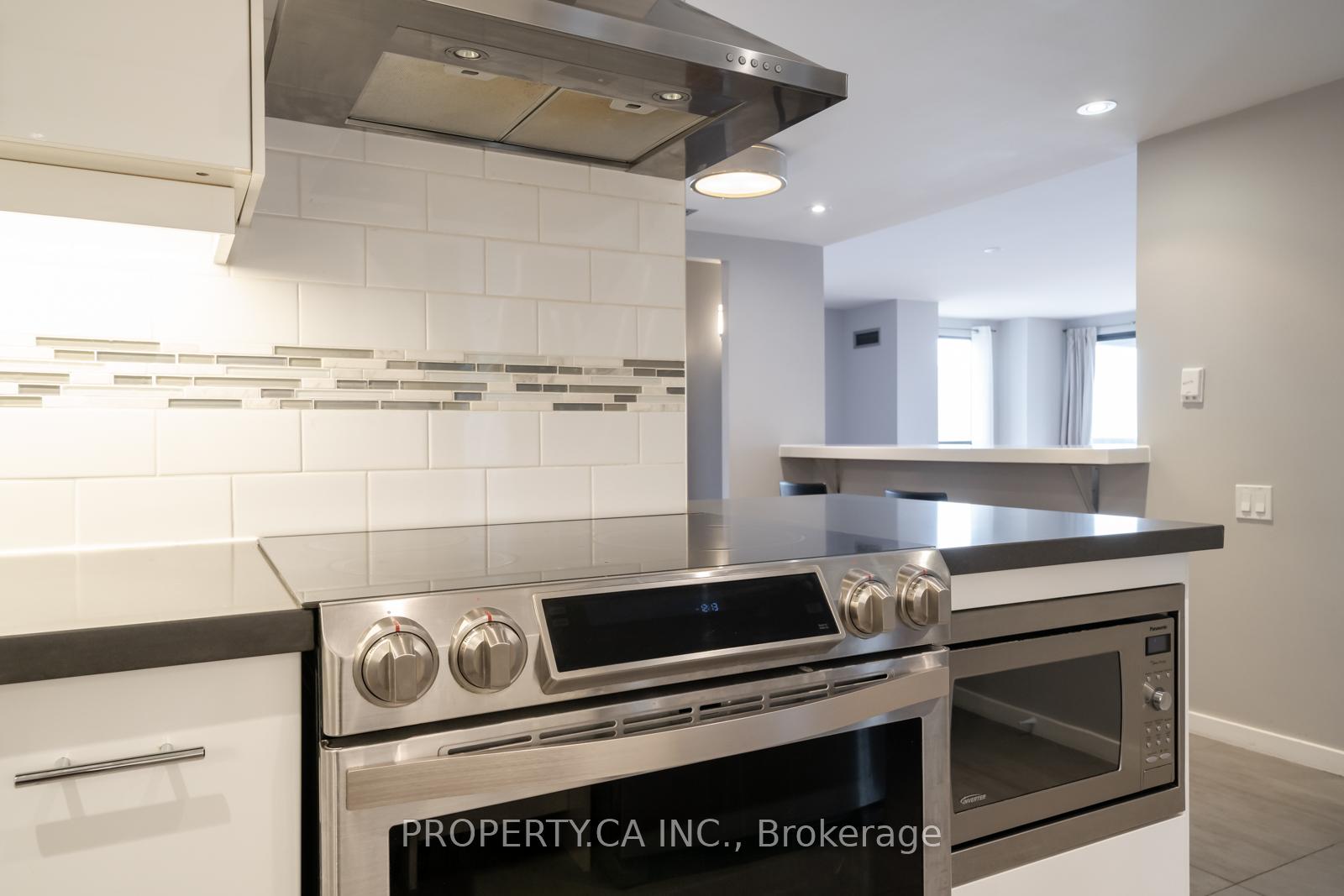 1 Concorde Place 1202, Toronto Unit: 1202