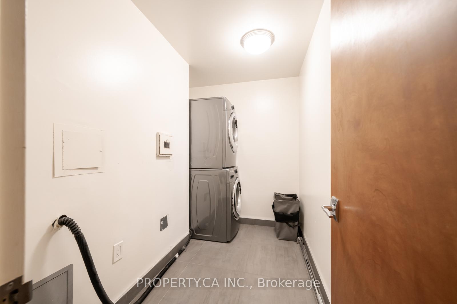 1 Concorde Place 1202, Toronto Unit: 1202