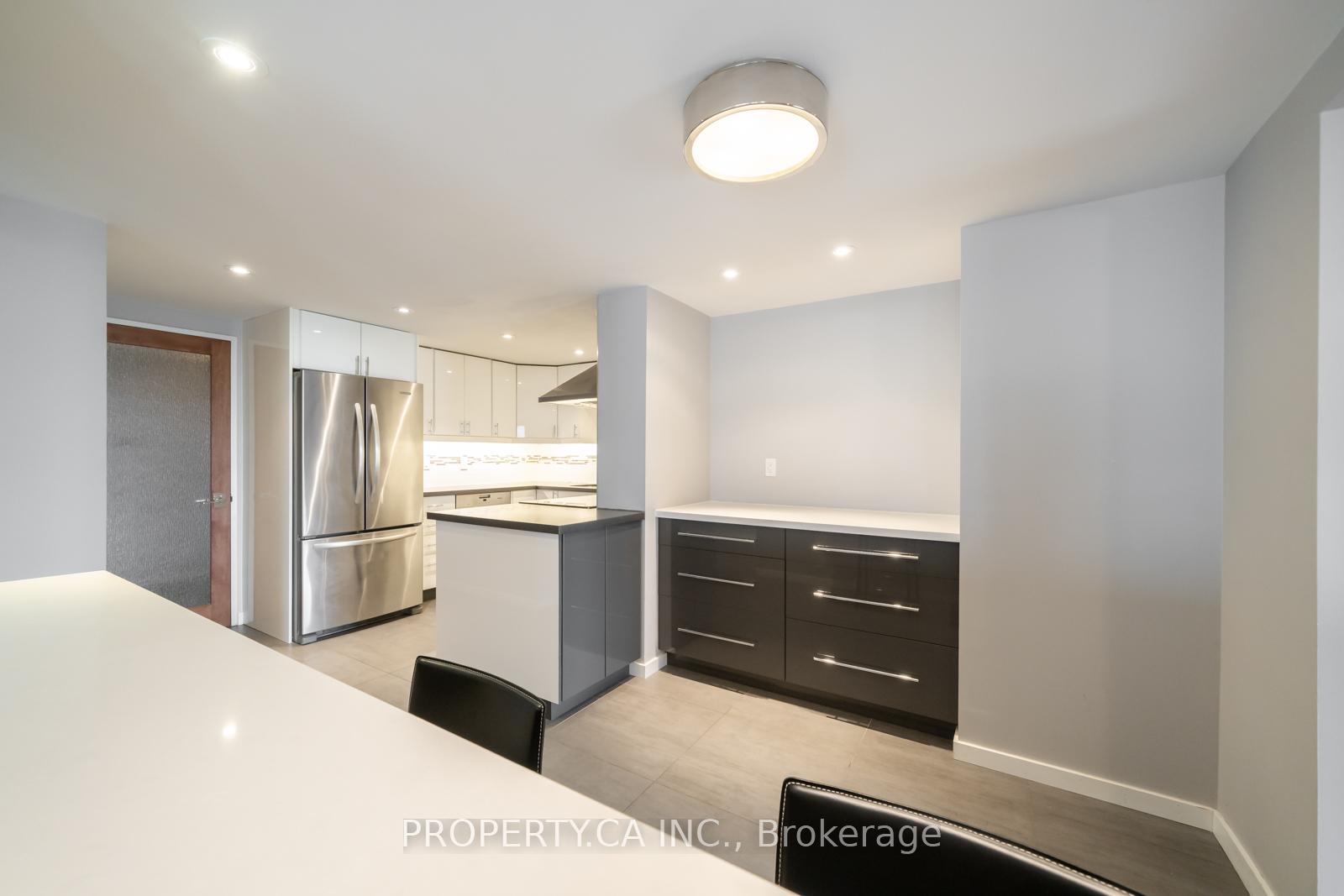 1 Concorde Place 1202, Toronto Unit: 1202