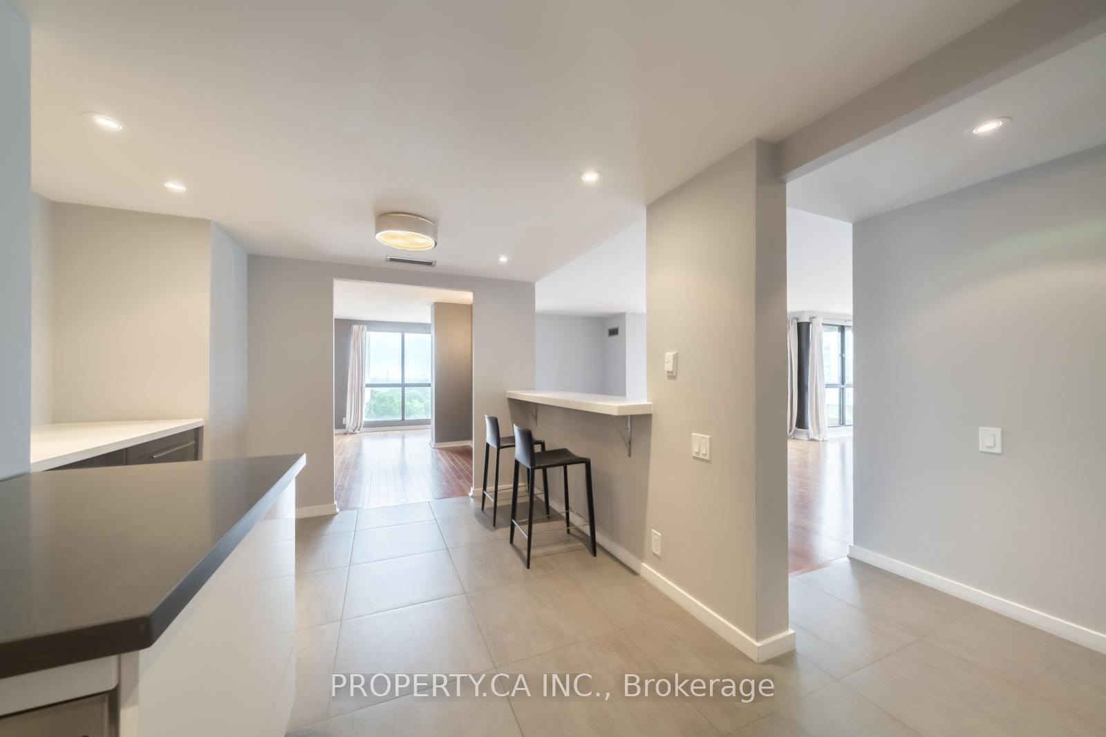 1 Concorde Place 1202, Toronto Unit: 1202