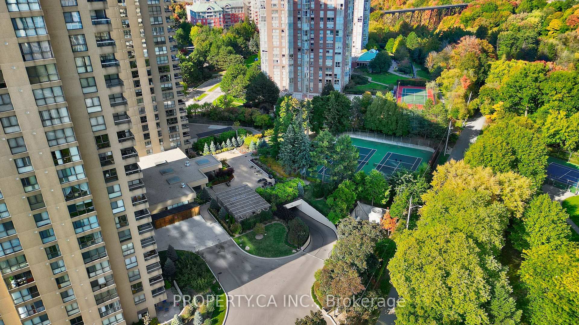 1 Concorde Place 1202, Toronto Unit: 1202