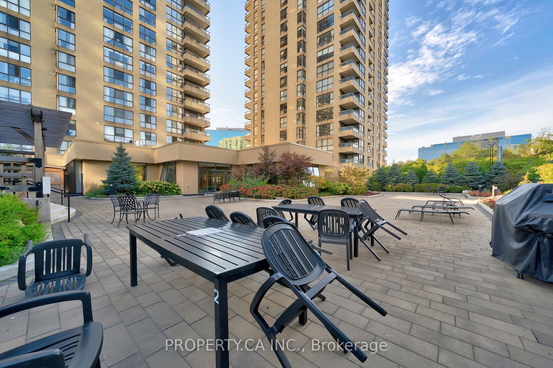 1 Concorde Place 1202, Toronto Unit: 1202