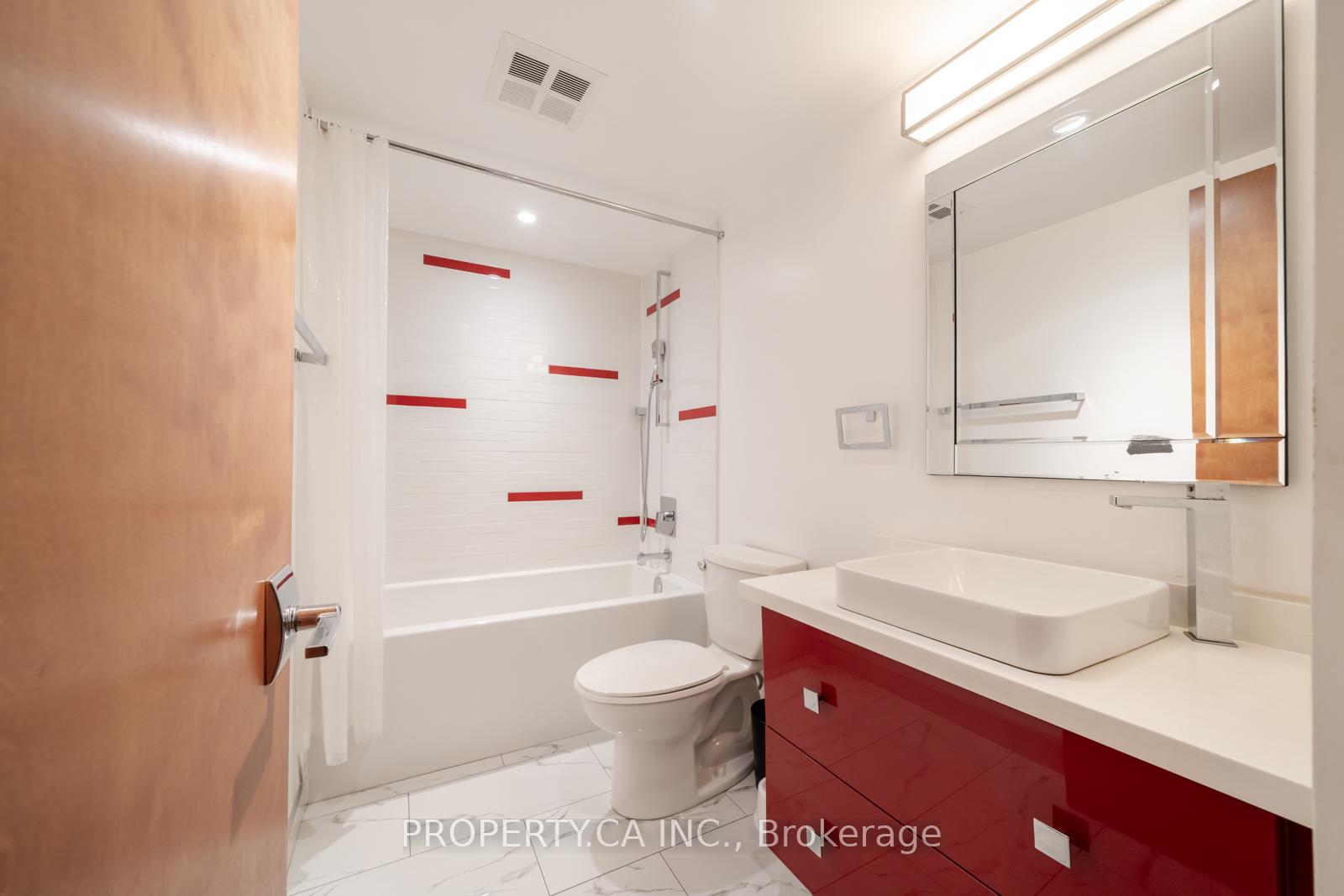 1 Concorde Place 1202, Toronto Unit: 1202