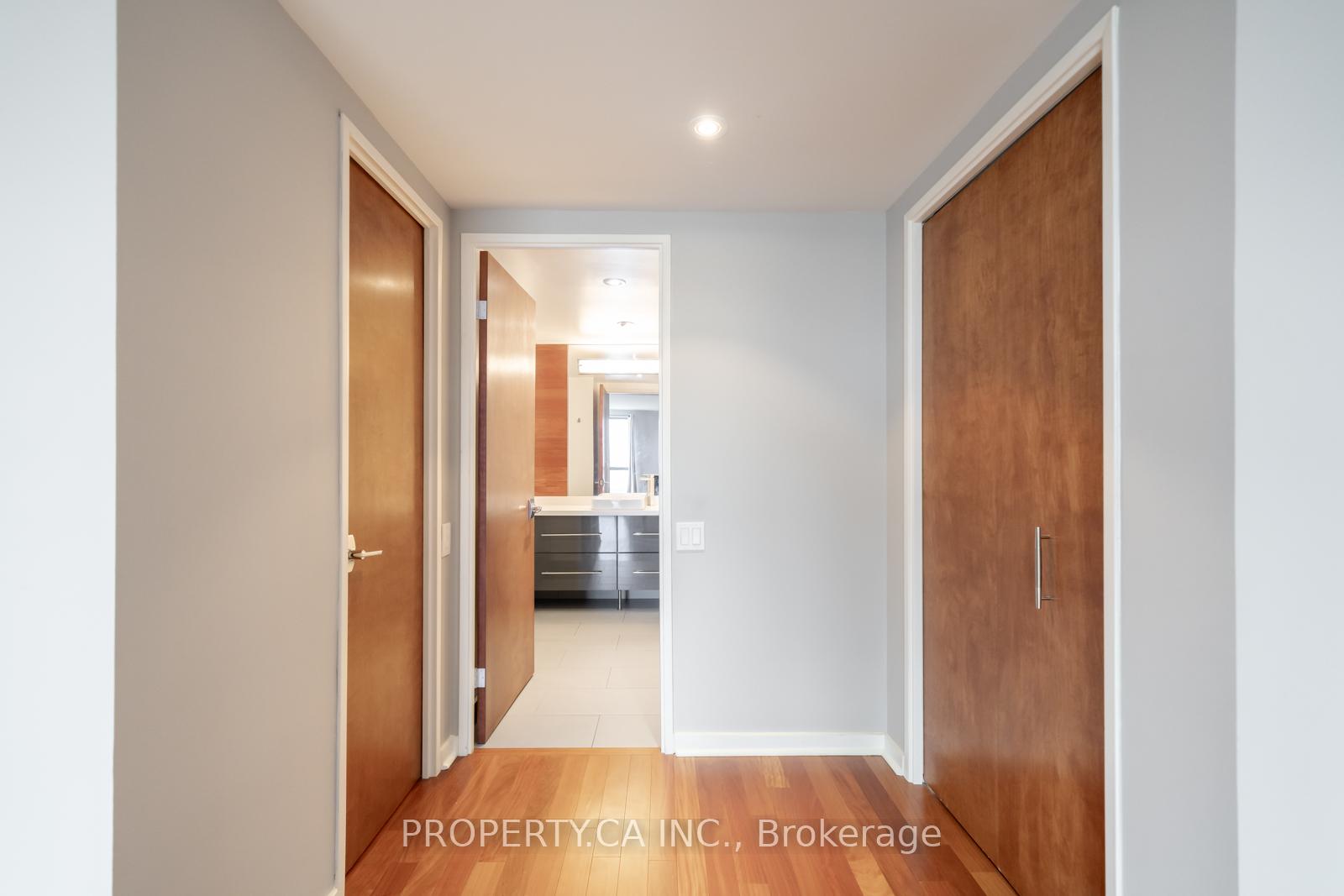 1 Concorde Place 1202, Toronto Unit: 1202