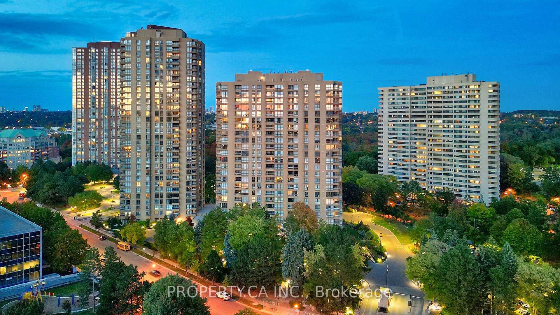1 Concorde Place 1202, Toronto Unit: 1202
