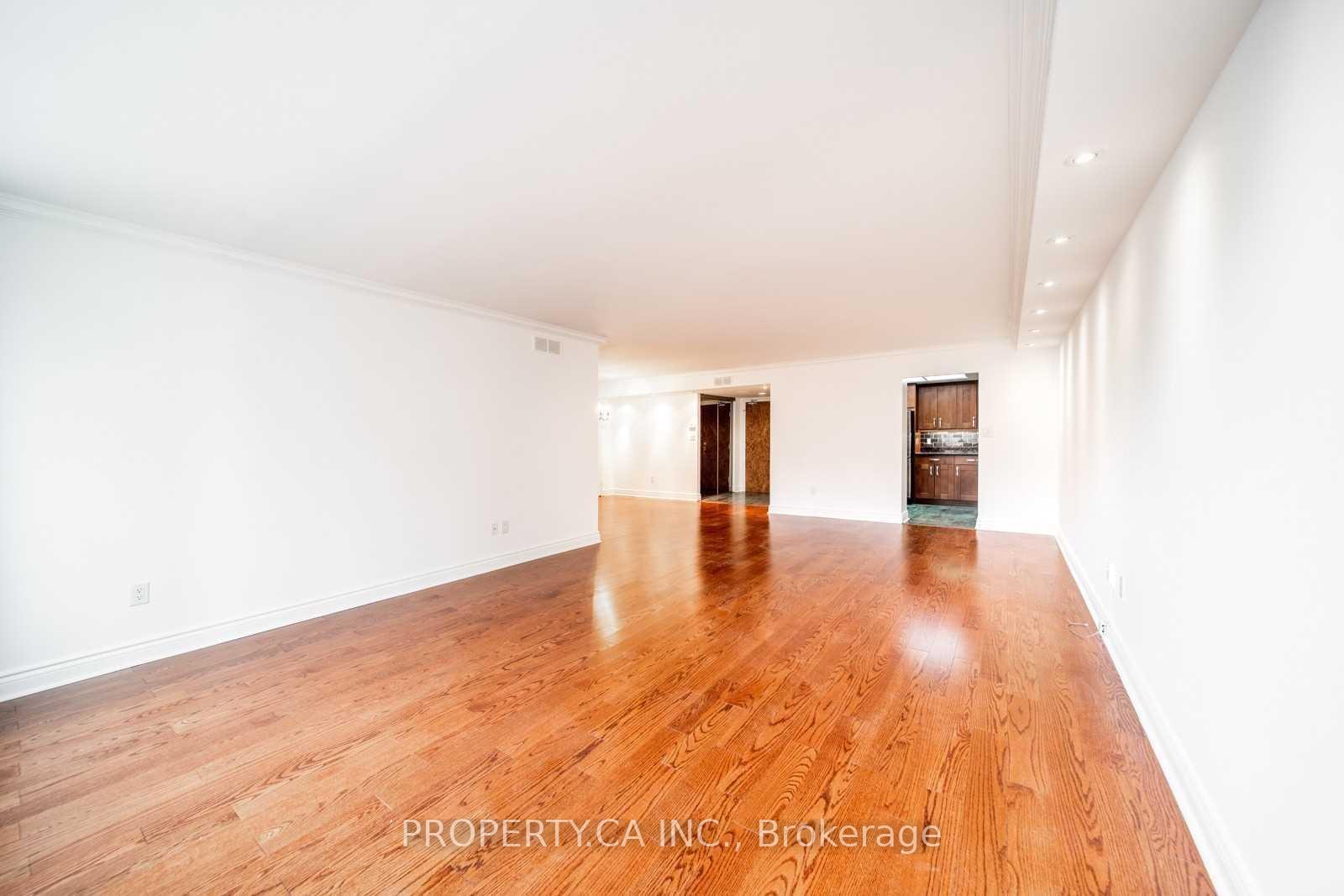 71 Charles Street E 402, Toronto Unit: 402