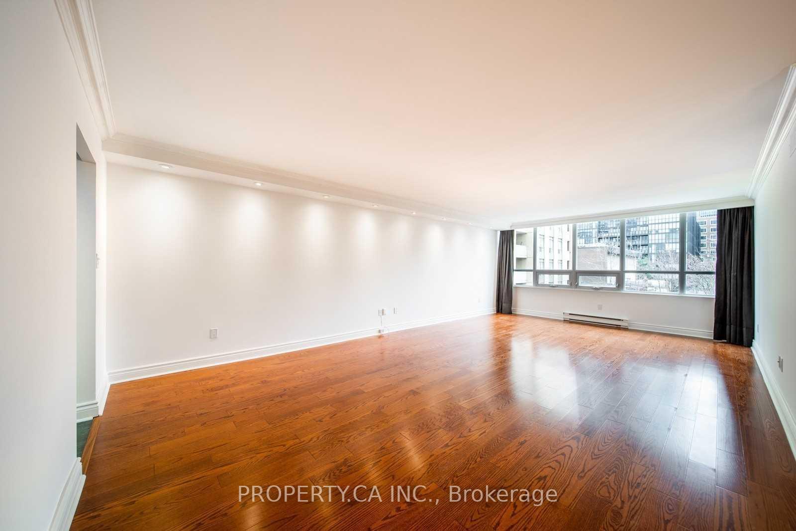 71 Charles Street E 402, Toronto Unit: 402
