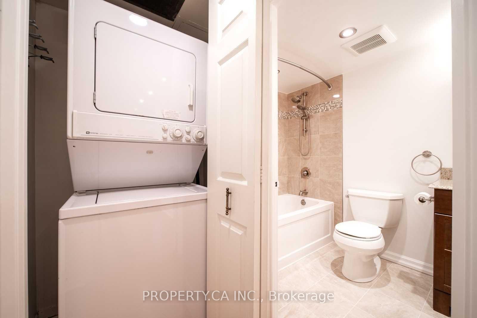 71 Charles Street E 402, Toronto Unit: 402