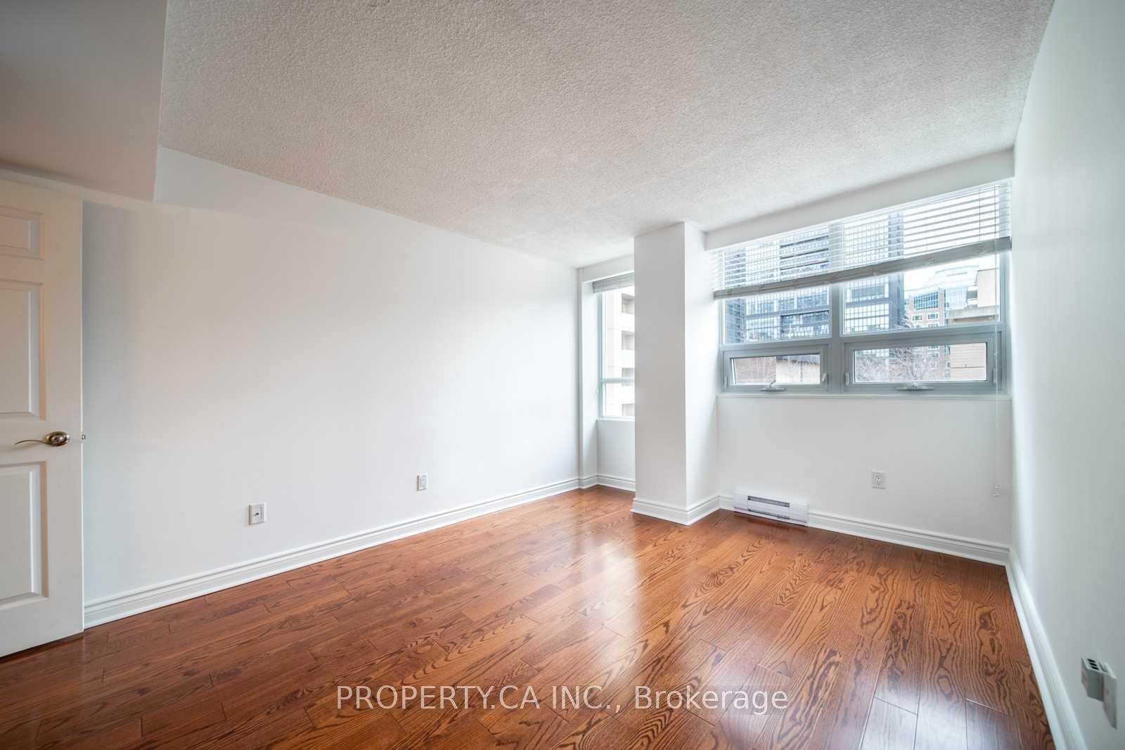 71 Charles Street E 402, Toronto Unit: 402