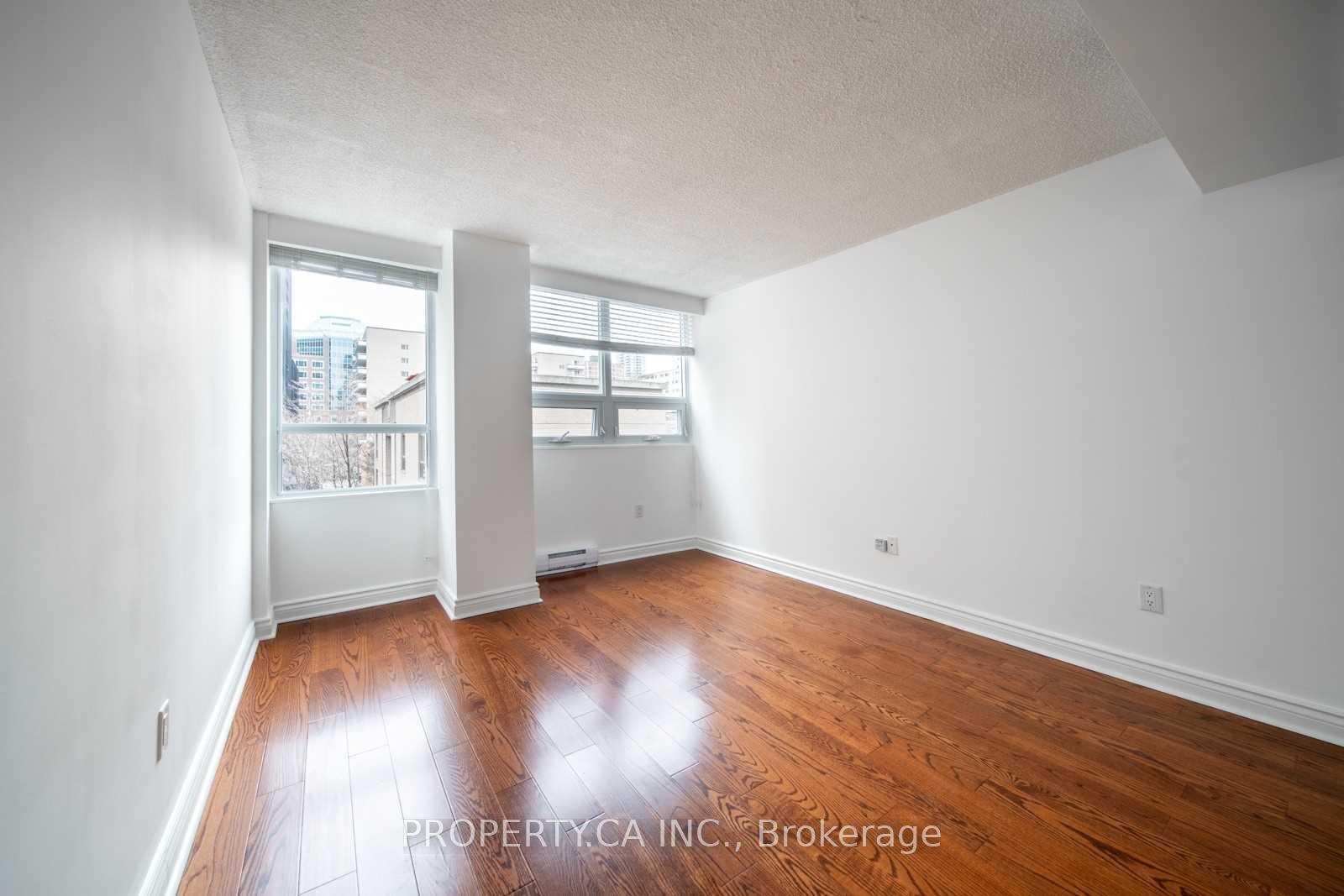 71 Charles Street E 402, Toronto Unit: 402