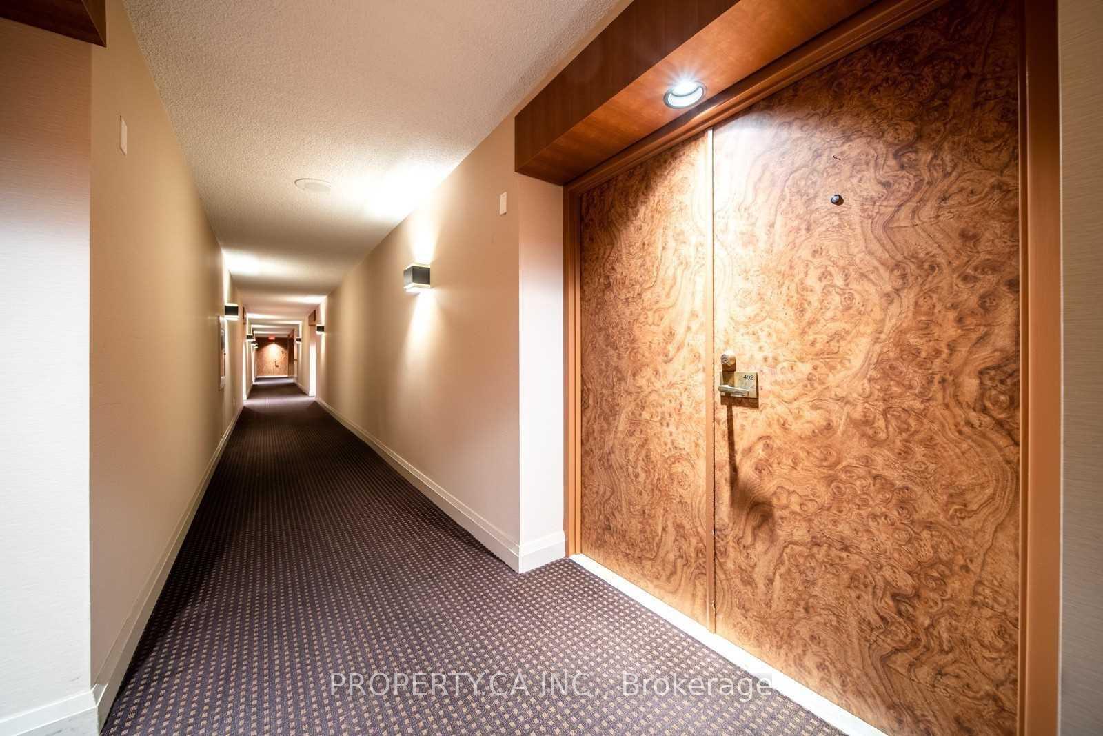 71 Charles Street E 402, Toronto Unit: 402