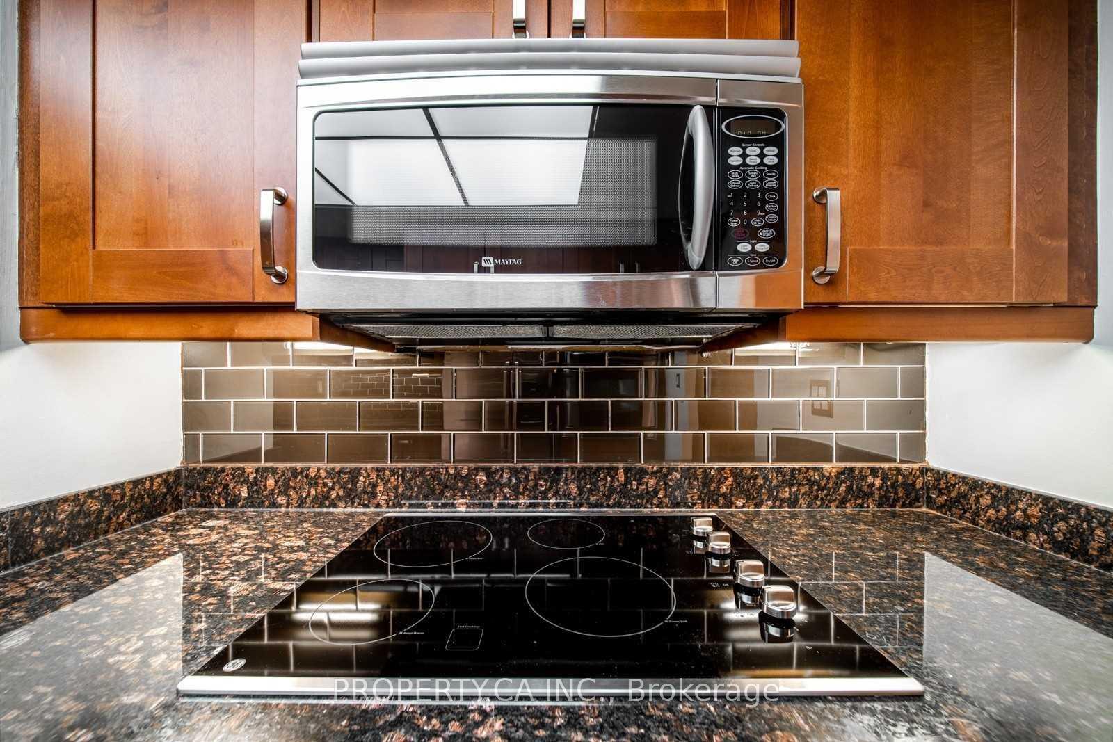 71 Charles Street E 402, Toronto Unit: 402