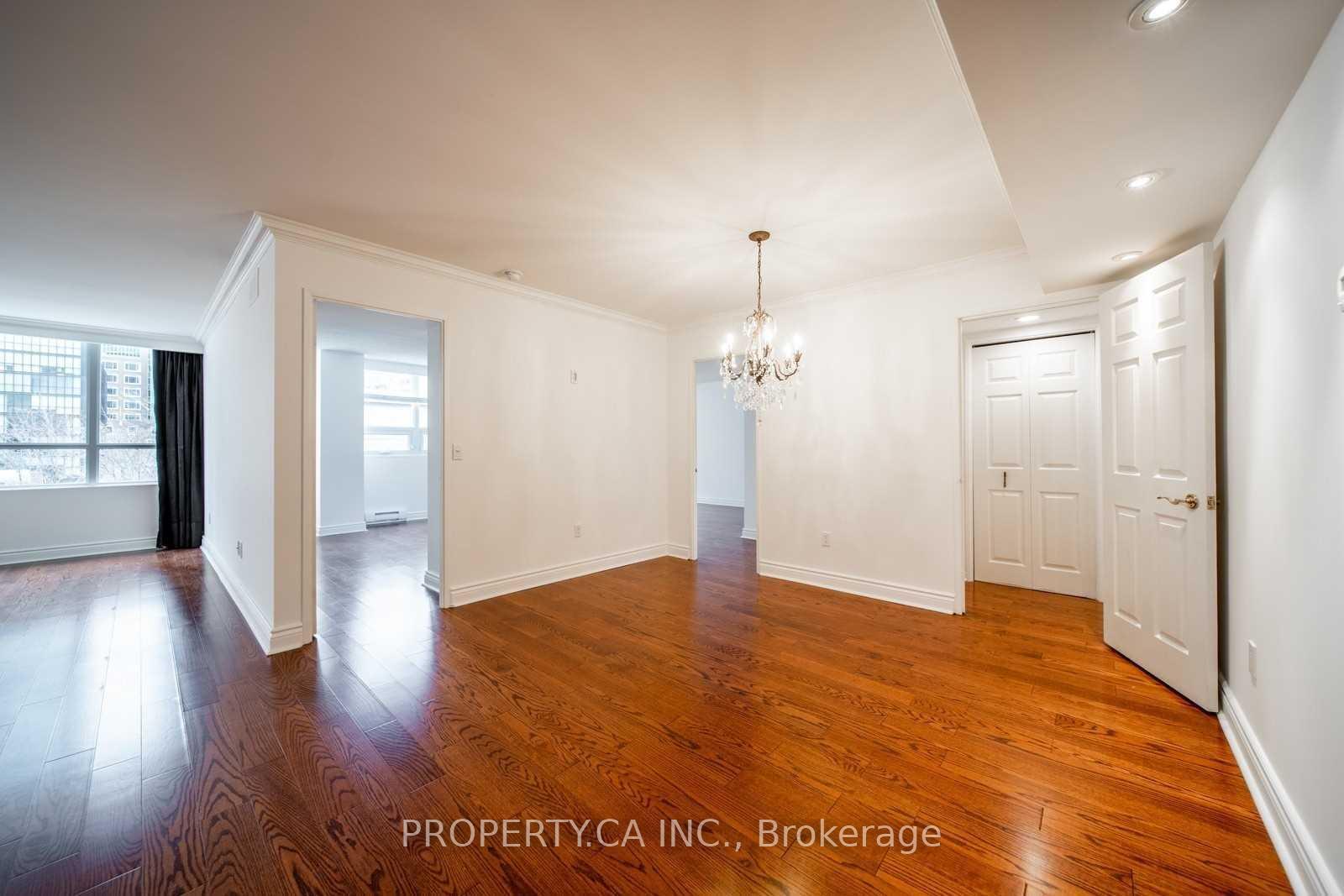 71 Charles Street E 402, Toronto Unit: 402