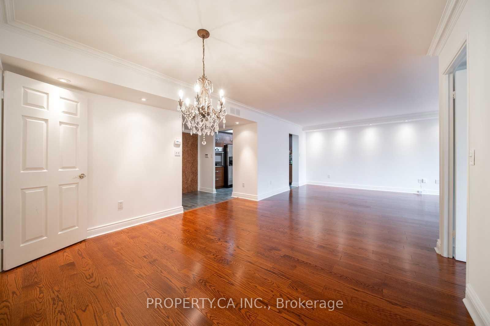 71 Charles Street E 402, Toronto Unit: 402