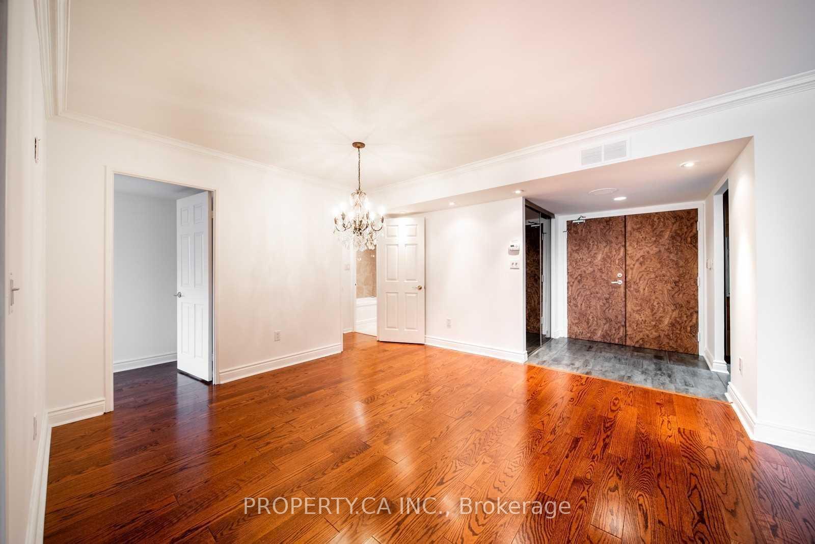 71 Charles Street E 402, Toronto Unit: 402