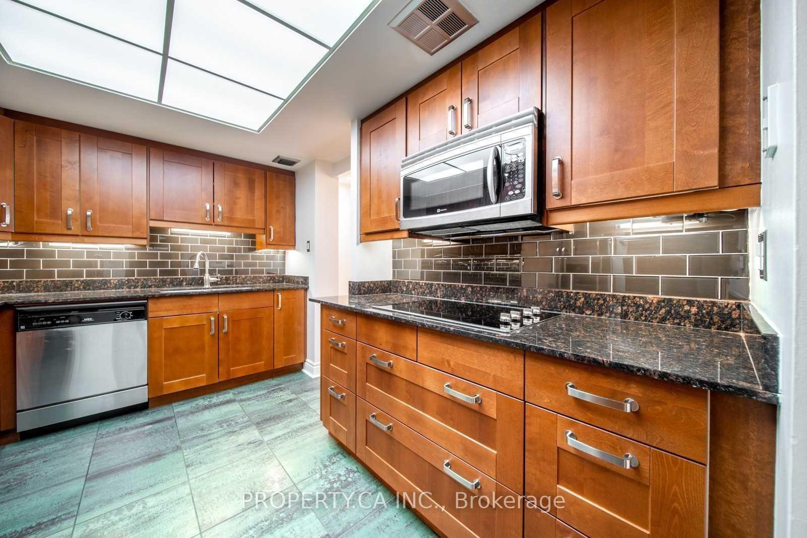 71 Charles Street E 402, Toronto Unit: 402