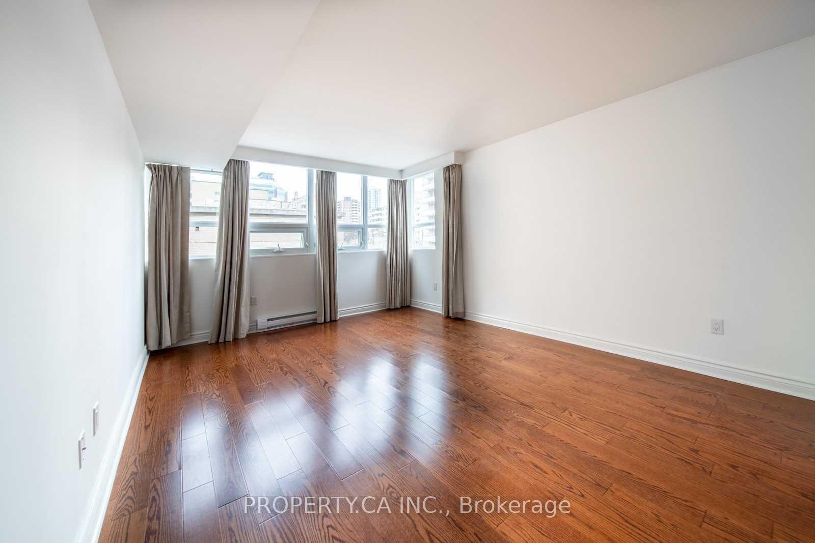 71 Charles Street E 402, Toronto Unit: 402