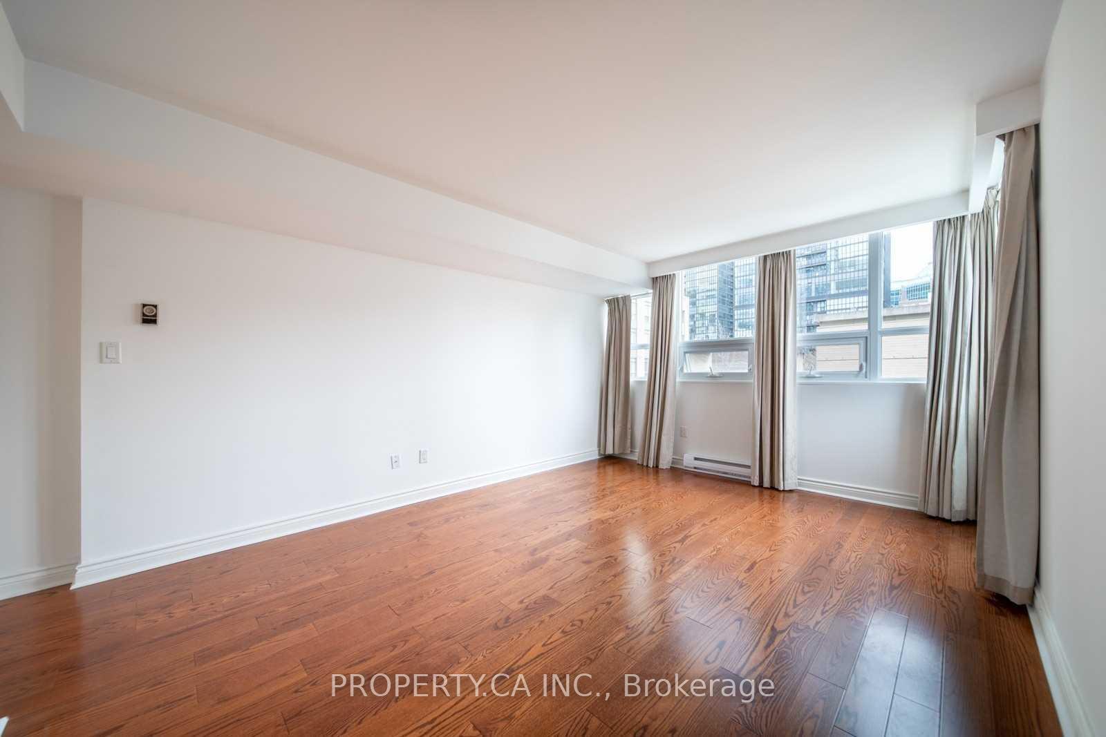71 Charles Street E 402, Toronto Unit: 402