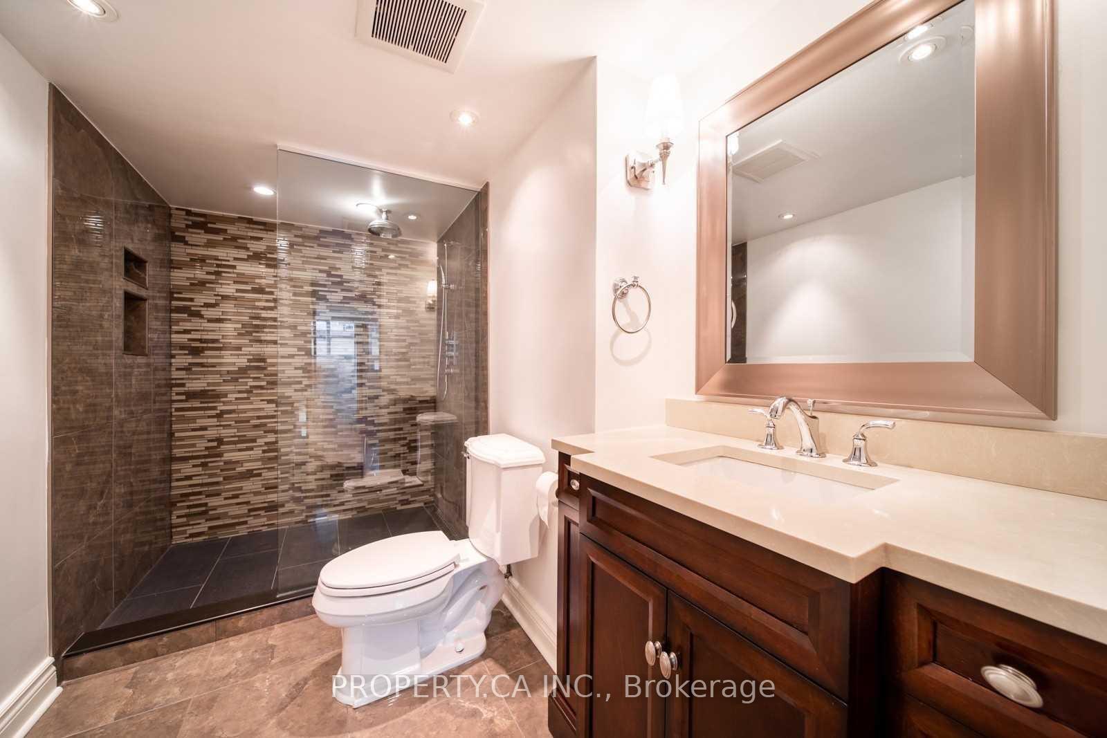 71 Charles Street E 402, Toronto Unit: 402