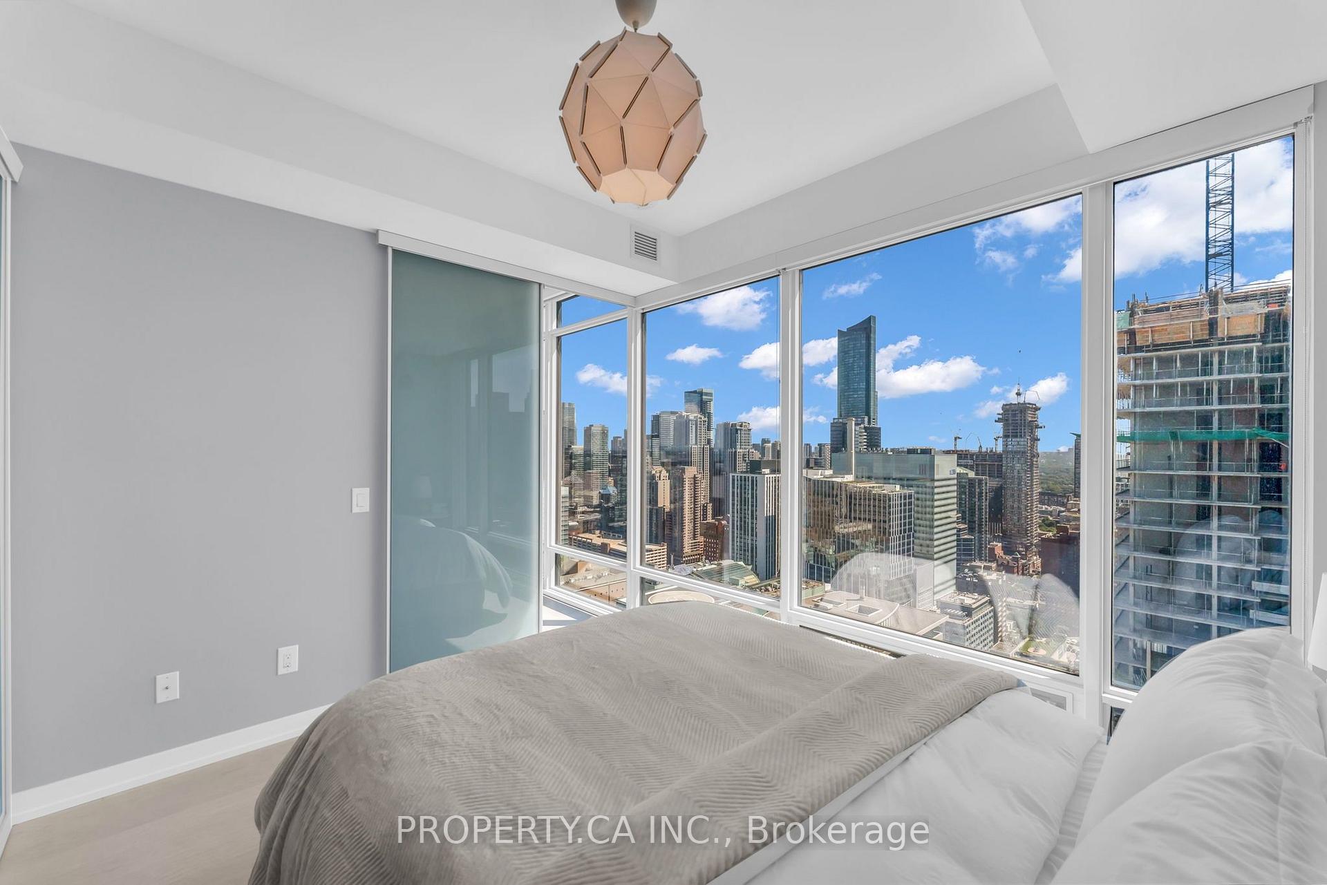 488 University Avenue 3002, Toronto Unit: 3002