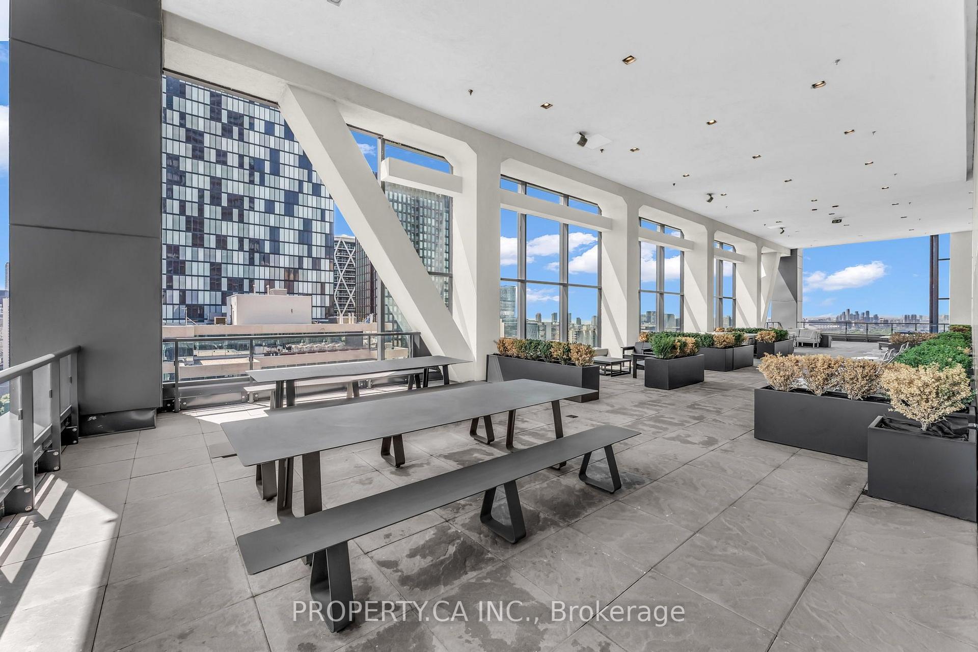 488 University Avenue 3002, Toronto Unit: 3002