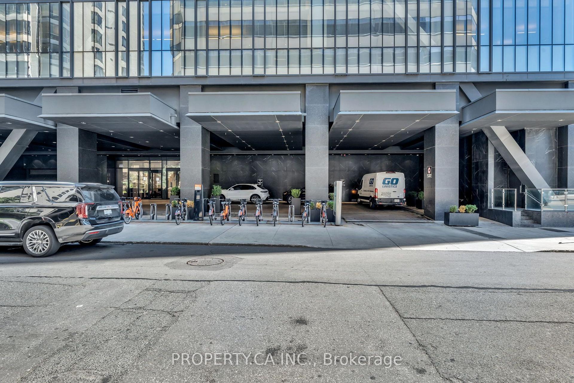 488 University Avenue 3002, Toronto Unit: 3002