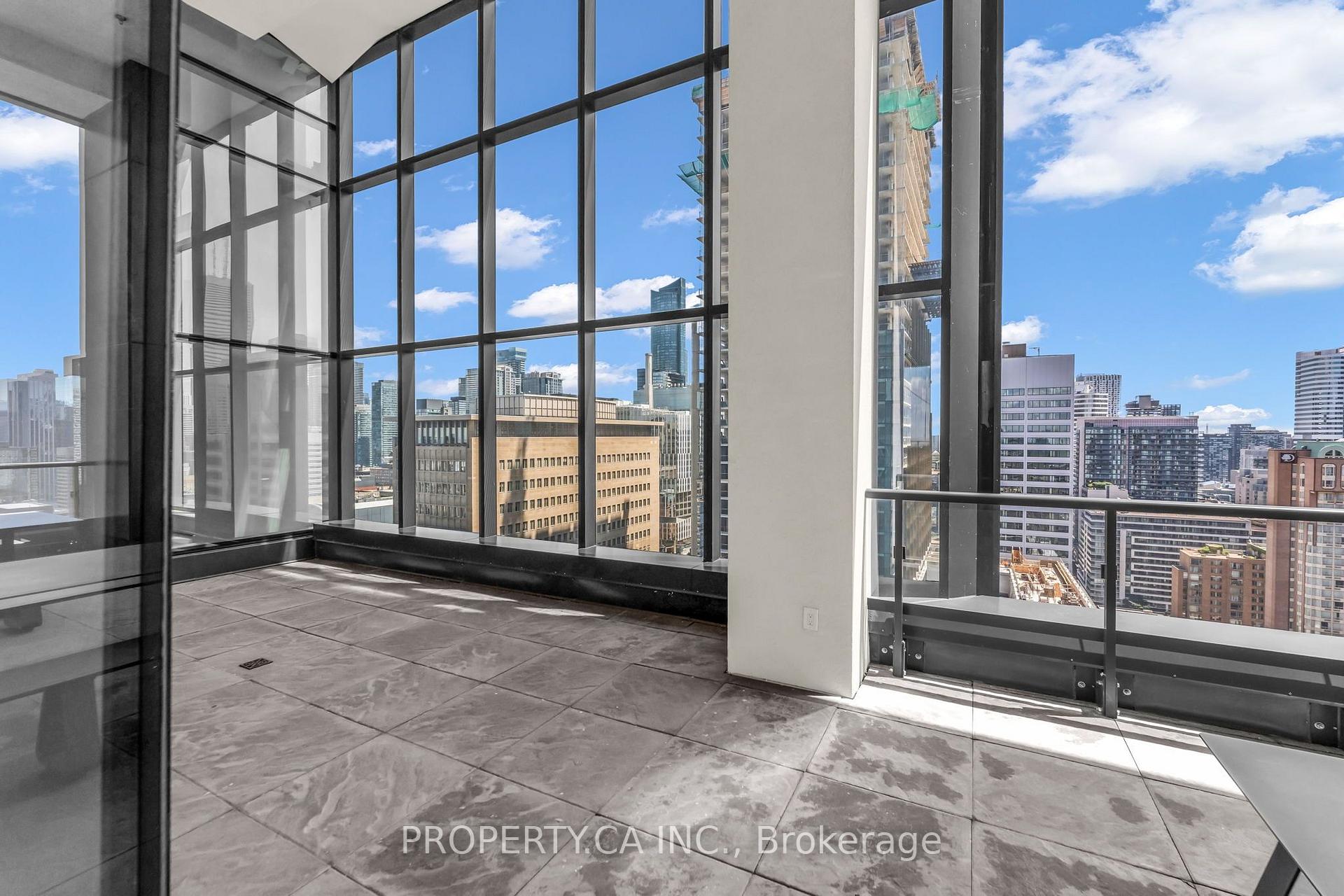 488 University Avenue 3002, Toronto Unit: 3002