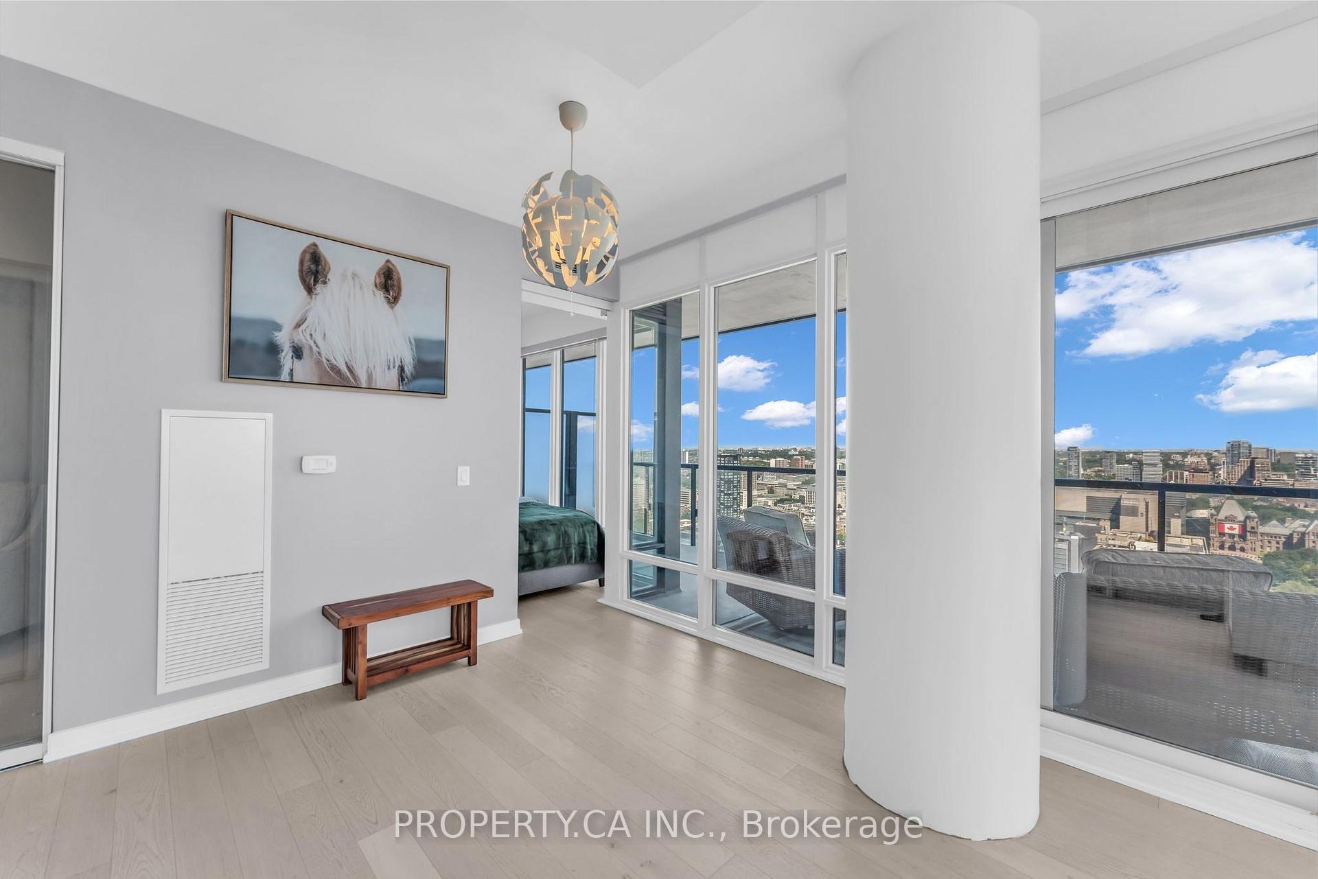 488 University Avenue 3002, Toronto Unit: 3002