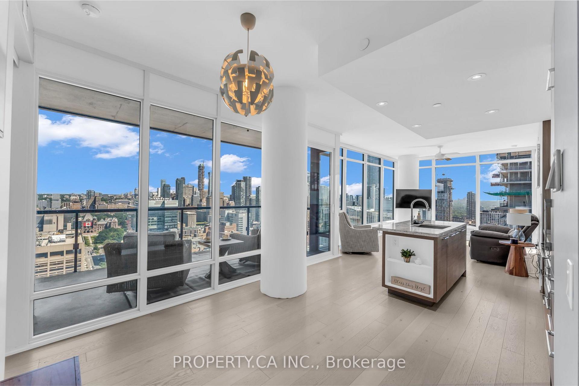 488 University Avenue 3002, Toronto Unit: 3002