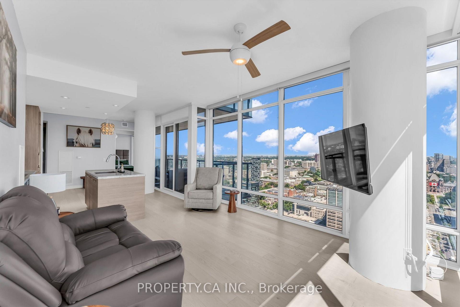 488 University Avenue 3002, Toronto Unit: 3002