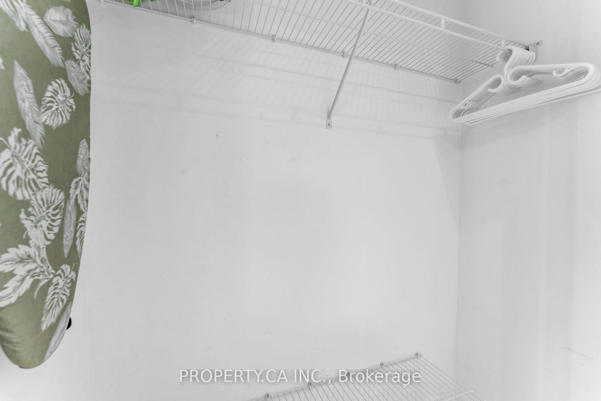 488 University Avenue 3002, Toronto Unit: 3002