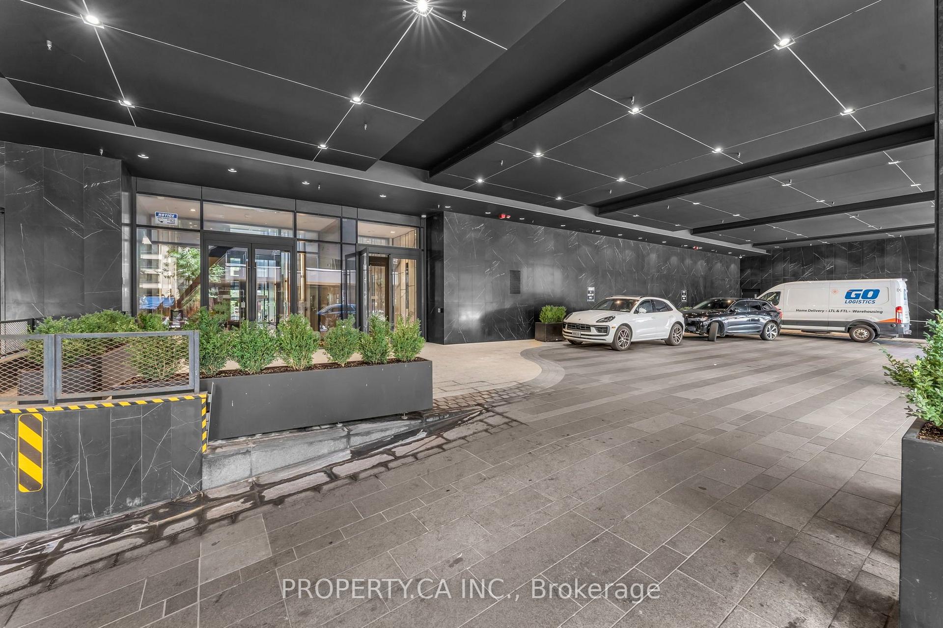 488 University Avenue 3002, Toronto Unit: 3002