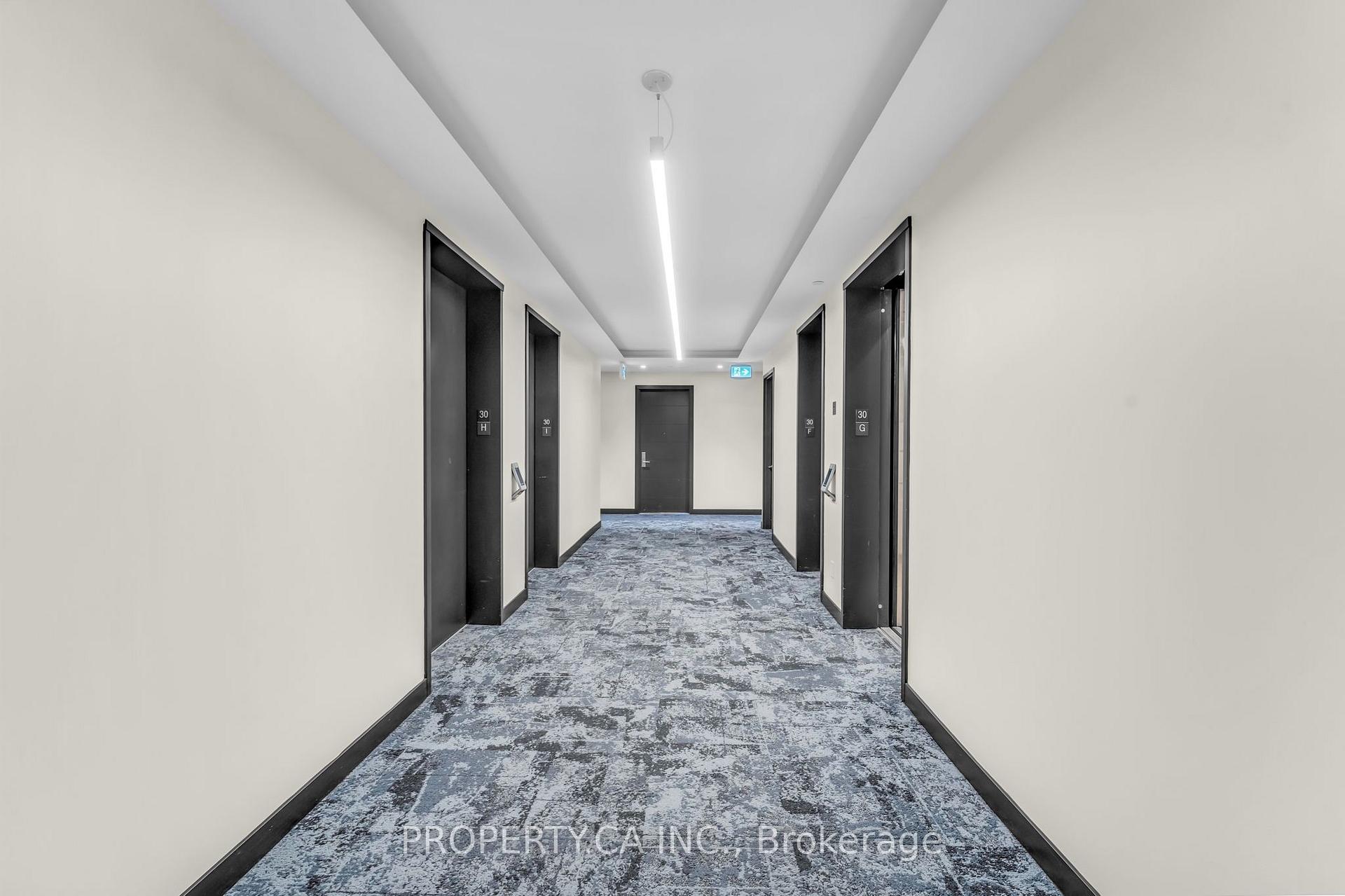 488 University Avenue 3002, Toronto Unit: 3002