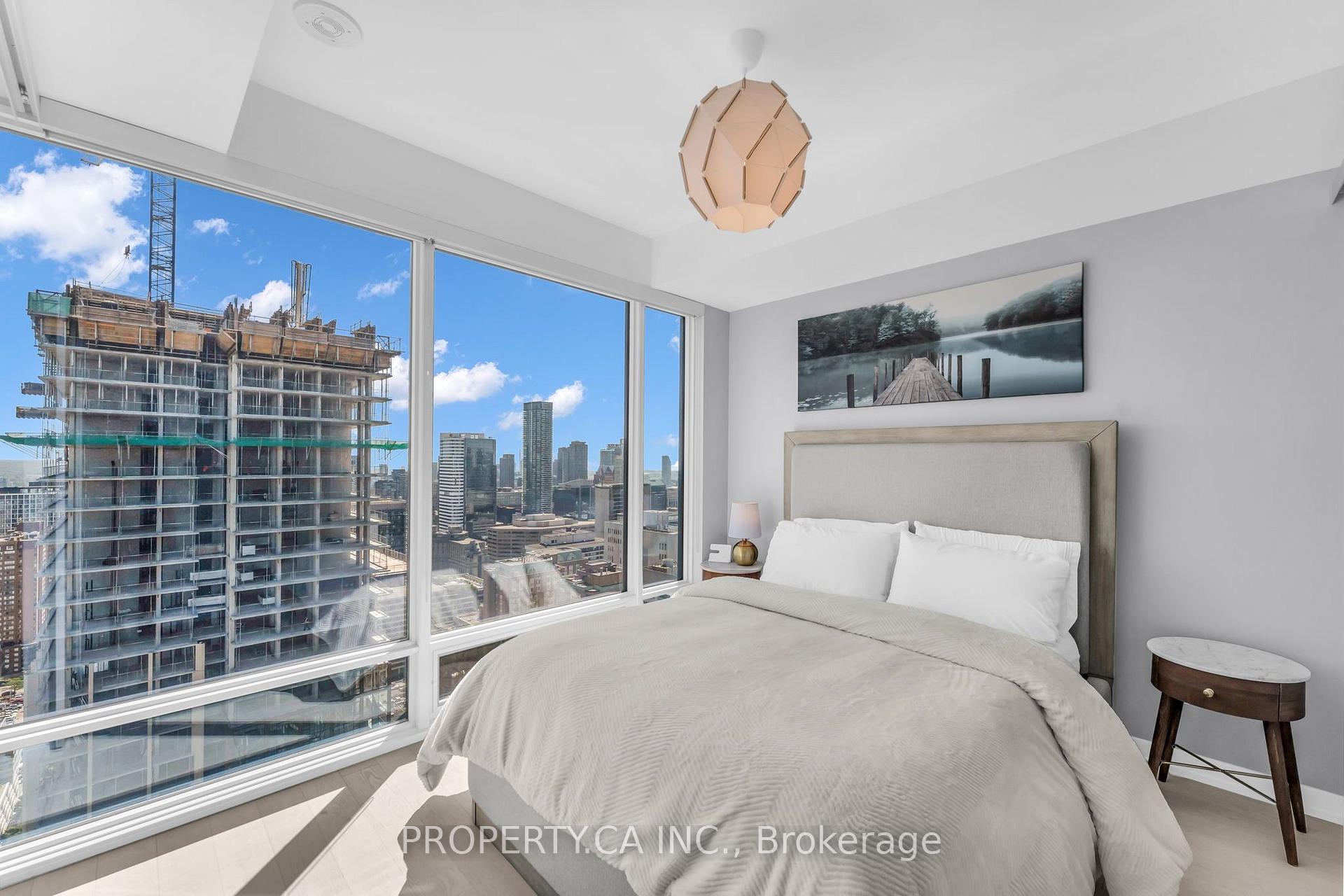 488 University Avenue 3002, Toronto Unit: 3002