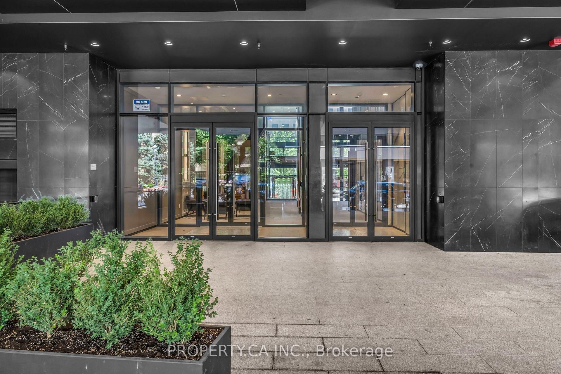 488 University Avenue 3002, Toronto Unit: 3002